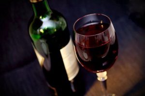 červené víno, alkohol, hubnutí